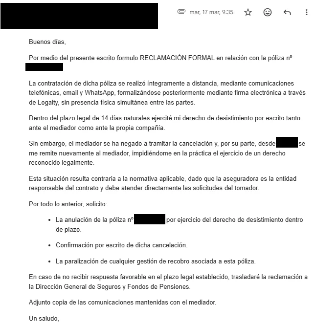 Email formal enviado al Servicio de Atención al Cliente de la aseguradora reclamando el derecho de desistimiento